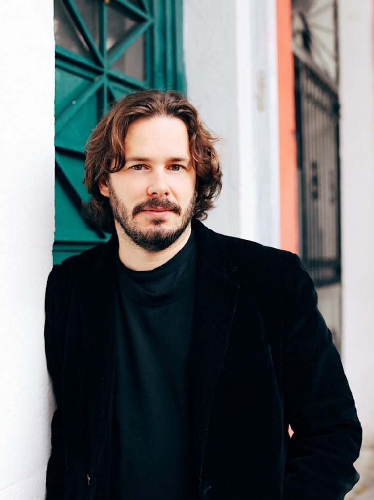 CreativeScreen's tweet image. The challenge is wanting to please fans of the book and also make something that works as a studio sci-fi action film at the same time. @michaelbacall
@edgarwright @RunningManMovie
tinyurl.com/bp9jsmah