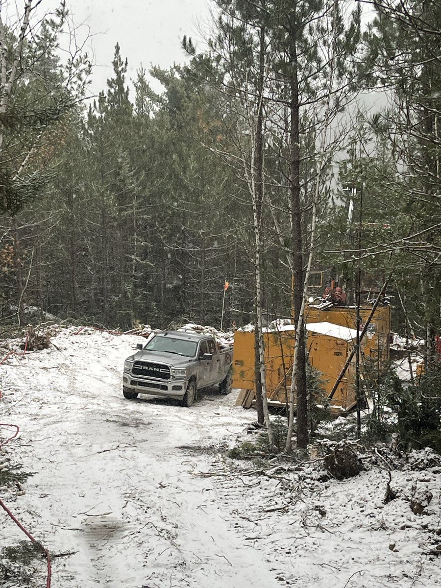 NineMileMetals's tweet photo. We're very excited to inform our investors that $NINE.CN is well underway on its Drill Program @ The Wedge #Copper - #Gold Deposit

Hole #1: WD-PDH001 - Testing the bottom area of the deposit (2–3 Plate Targets) - Target Depth is 290m to top of Target Area

🙏🏼 to our shareholders https://t.co/QgNKZIrgQ0