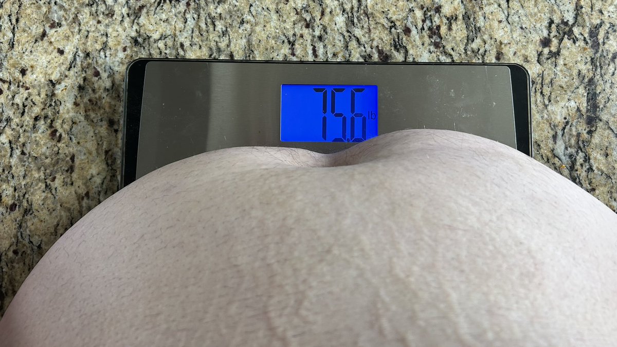 So I decided to weigh my belly and turns out it’s 75 pounds :3