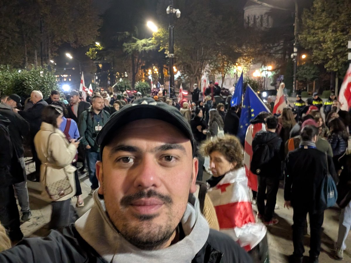 araddun's tweet image. If we let fear rule us, we’ll wake up in a country we no longer recognize.
Courage is the price of staying free - and Georgia pays it nightly. Your solidarity makes the cost lighter 🇬🇪 #StandWithGeorgia #DefendDemocracy