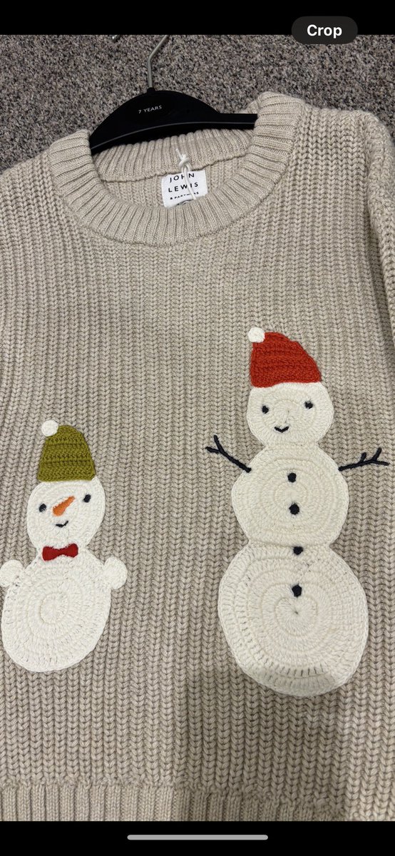 Amy_Clarke08's tweet photo. Hey @JohnLewisRetail you’ve sent me this jumper today but i feel like something might be missing from the snowman on the right 🤔 https://t.co/3c3HANND54