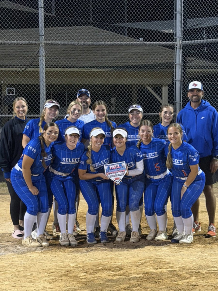 BayaFox2028's tweet photo. Our fall season ended as champs in the 16u showcase bracket in the CFL Fall Championship. So proud of my teammates and the constant fight we had all weekend. 

.500 BA
4 Doubles
4 Home Runs 💣 💣 💣 💣 
15 RBI’s
1.389 SLG

@SelectFPVasquez 
@itsmevirgilv https://t.co/jWnEioioMg