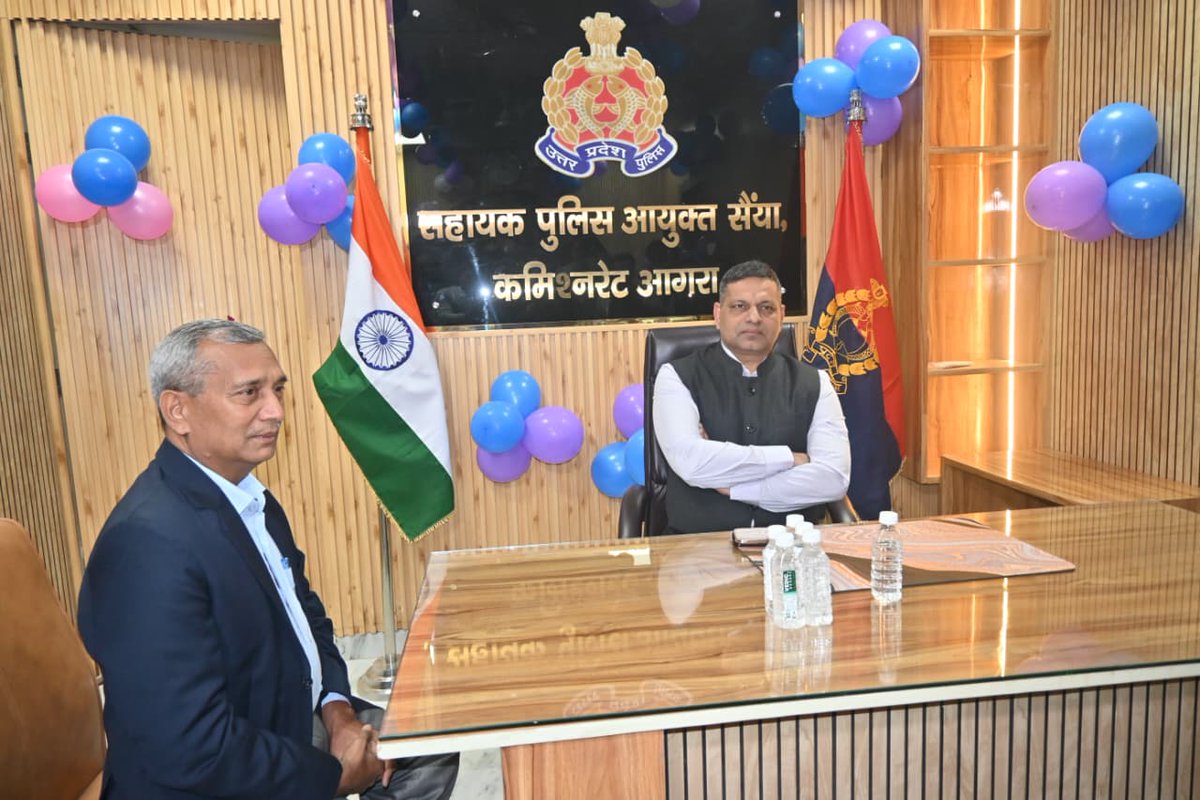 agrapolice's tweet image. पुलिस आयुक्त, आगरा @DeepakKumarIPS द्वारा अपर पुलिस आयुक्त के साथ थाना मलपुरा स्थित अत्याधुनिक सुविधाओं से सुसज्जित एवं भव्य रूप से नवीनीकृत एसीपी सैंया कार्यालय तथा थाना मलपुरा के आधुनिक मेस और सुव्यवस्थित विवेचना कक्ष का फीता काटकर उद्घाटन किया गया।

इस अवसर पर पुलिस आयुक्त,…