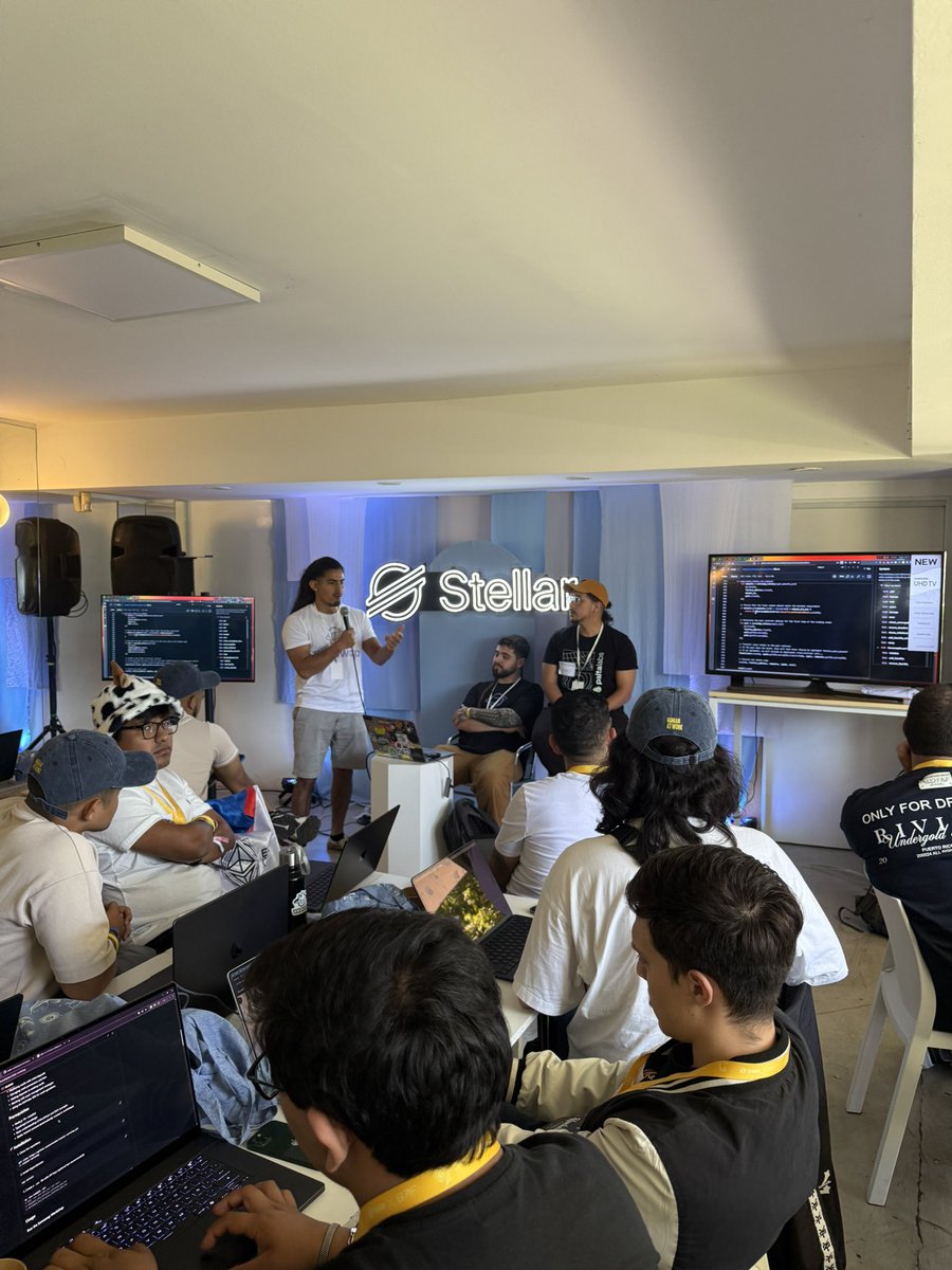 Alejo Skyhitz tweet media