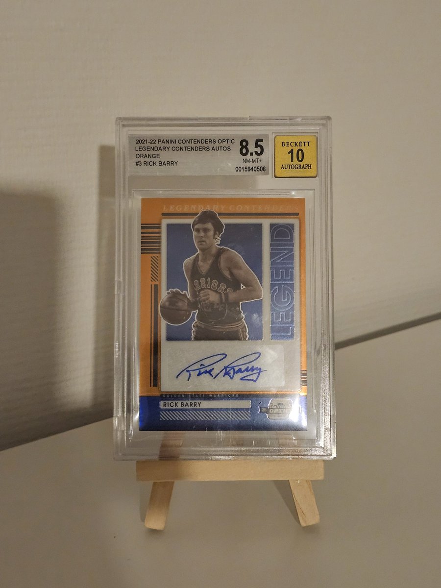 pressebasket's tweet image. Un petit mélange, avec de l&apos;auto, du presque vintage et des Topps pour finir le set de base (thanks a lot @SalzardJeje57 pr ces Topps 😁😍😁)
Bref une semaine sympa.
#cardsaddict #nbacardsaddict #hobby #Topps