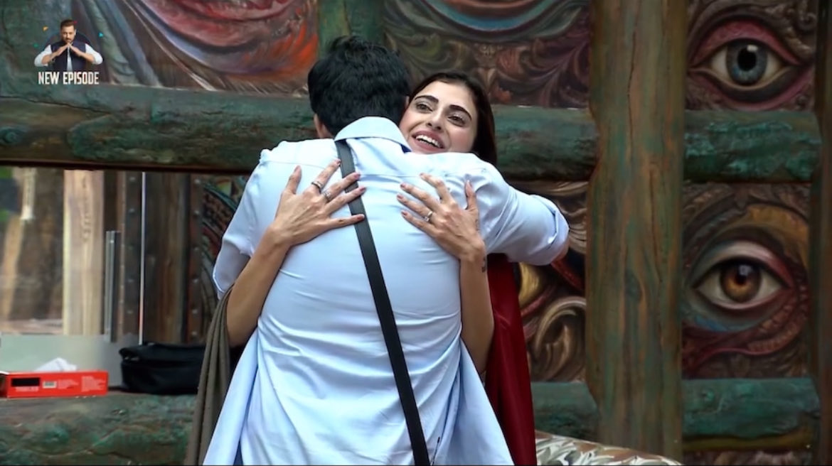 irfan_ranjani's tweet image. Ayan ne hana ko hug kiya Ashnoor ko nhi 😭😭omg ❤️

#FarrhanaBhatt #Bb19 #Fayan