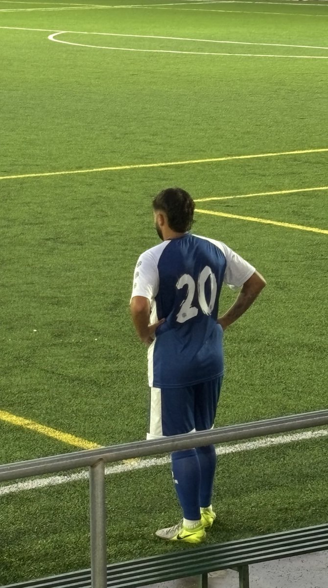 Jamás pensé que esperaría con tantas ganas que llegase el Domingo para ver a mi persona favorita hacer una de las cosas que más feliz le hacen, siempre estaré en un laito de la grada gritando tu nombre, aplaudiéndote, animándote y admirándote! Siempre en tu equipo❤️