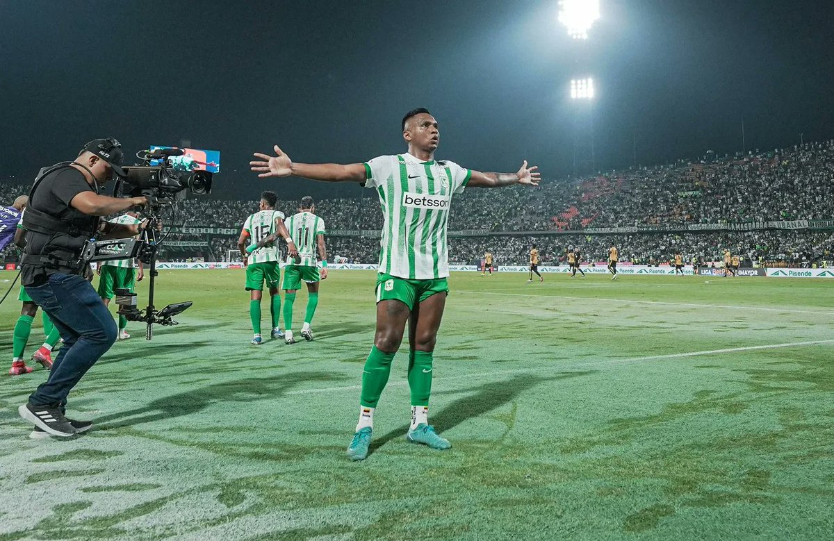 KevinMGO10's tweet image. Lo odian, lo quieren provocar, no lo soportan, es el jugador más canchero y a su vez el mejor jugador del país...

DON ALFREDO JOSÉ MORELOS AVILEZ