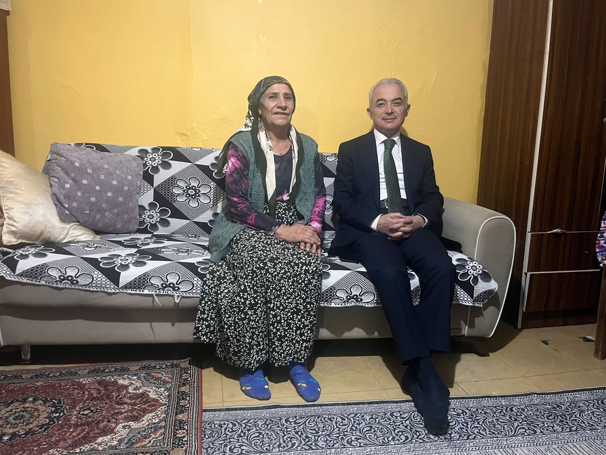 Türkiye Yeşilay Cemiyeti Kırklareli Şubesi Başkanı Aslı Karakahya ve Doğu Mahallesi Muhtarı Arzu Yıldırım'ın eşlik ettiği ziyarette, değerli ailemiz ile hasbihal ederek istek ve temennilerini dinledi.
Nazik misafirperverliğinden dolayı ailemize teşekkür etti.

#2025AileYılı 💙