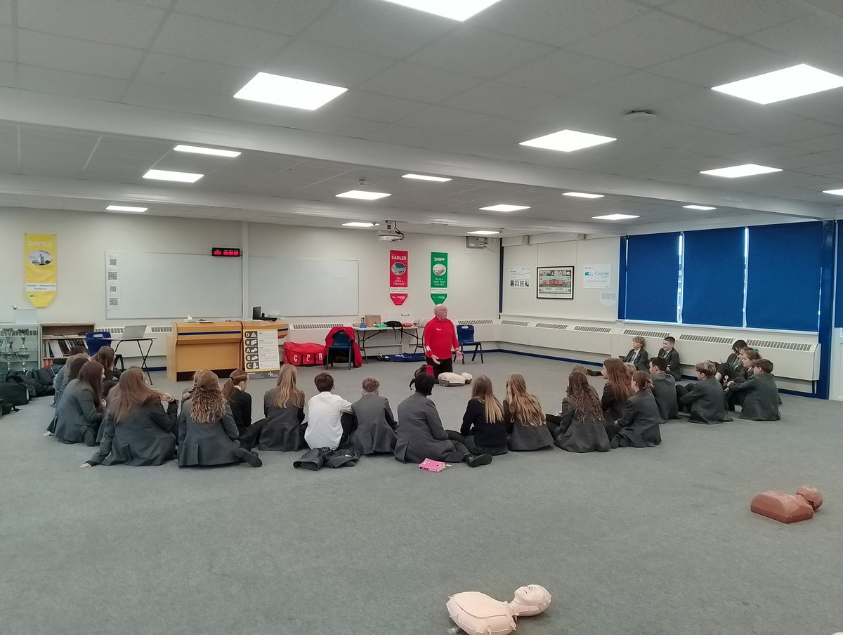AcademyCromer's tweet photo. Today, Yr 7 and 8 pupils learnt vital lifesaving skills during school and Yr 11 pupils had the opportunity to attend the session after school.
Yr 9-10 will attend sessions tomorrow. 
A massive thank you to East Anglian Air Ambulance for supporting this important training. 🙏💙 https://t.co/IV69FzIJeF