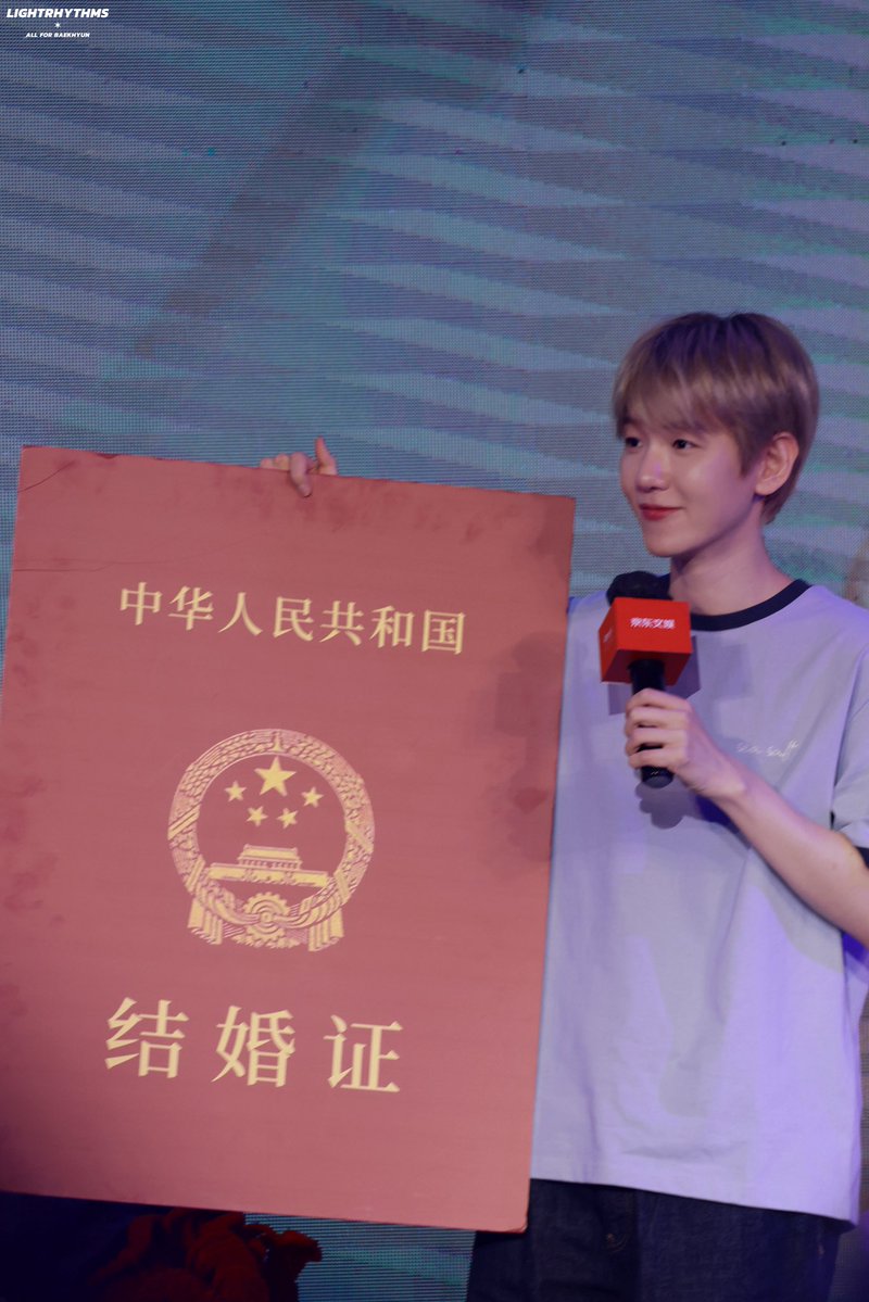 lightrhythms56's tweet image. Taipei💞Hong Kong💍Beijing👰🏻🤵🏻
Step by step😆🥰
#백현 #BAEKHYUN  #ベクヒョン 
@B_hundred_Hyun