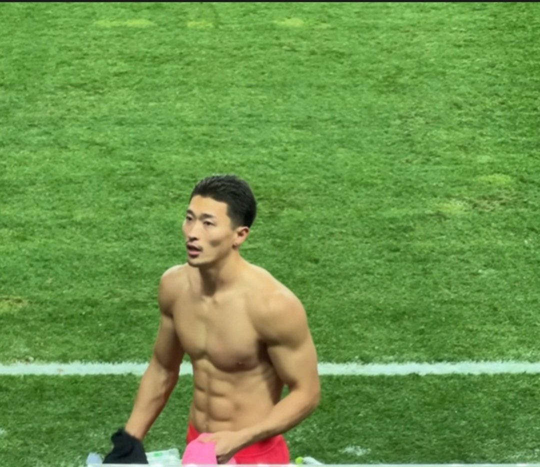 조규성 피지컬 근황

부상 후 복귀 과정에서 진짜 이를 갈았나보다