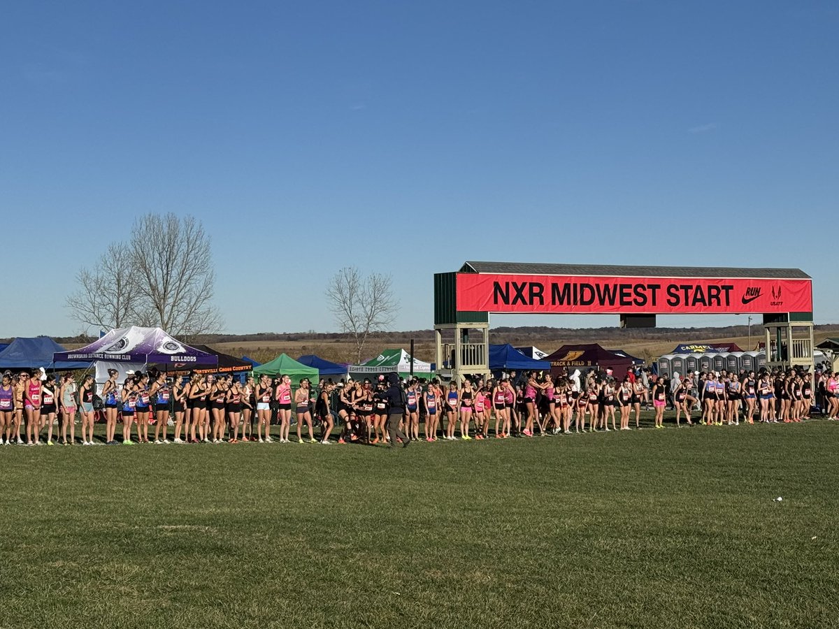 Senior <a href="/brooke_chapman4/">brooke chapman</a> ran a great race to place 9th at the Nike Midwest Regional! She earned 2nd Team All-NXR. She will compete at the Brooks Midwest Regional in Wisconsin in two weeks! #congrats