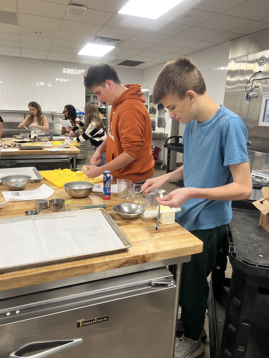 Destine' Grobe tweet media