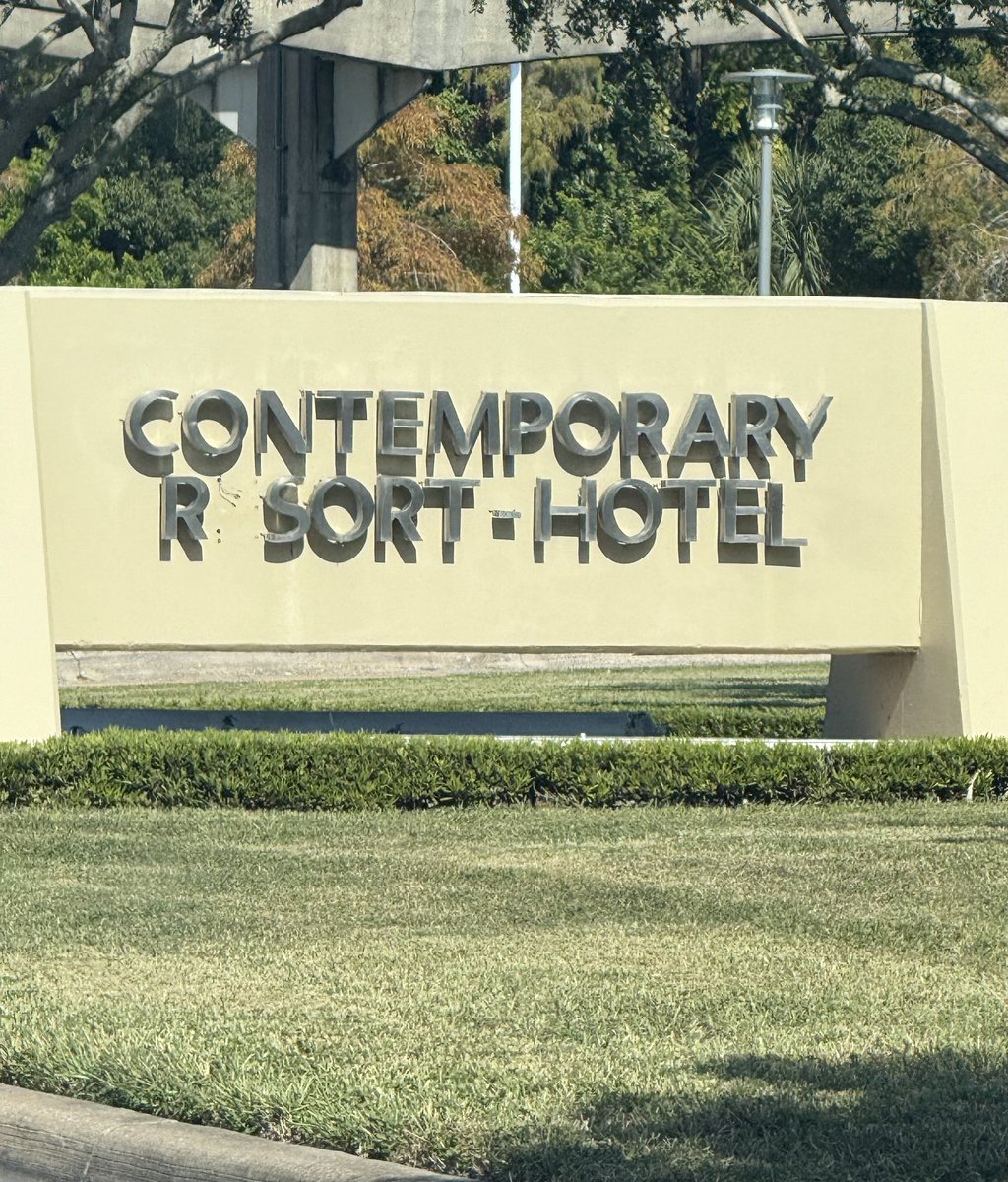 ThatDisneyBoi's tweet image. I love the Contemporary R sort - Hotel