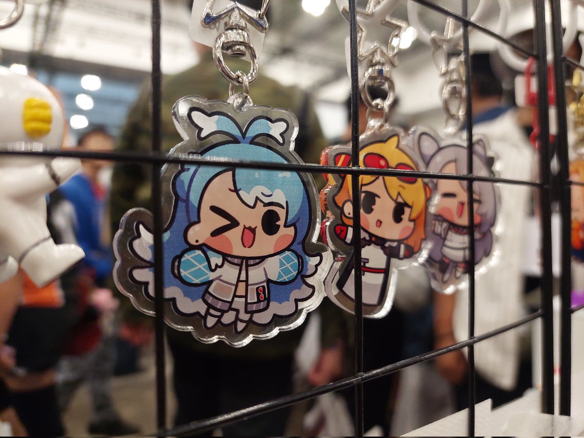 yujin_bo's tweet photo. otsucf, very tired to post it yesterday www the holohero keychains was sold out! glad to know there are still a lot of kobokerz, pemaloe, and zecretary out there. thank you guys!!! https://t.co/McyAYBNoyZ