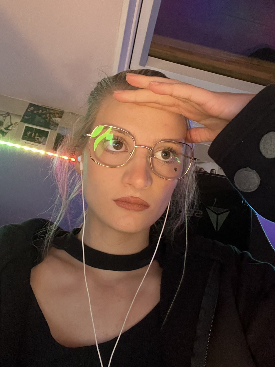 Je sais plus comment on joue au jeu mais j’ai décidé que c’était ce soir (en gros la je cherche le bouton play)

twitch.tv/Ayunicorn