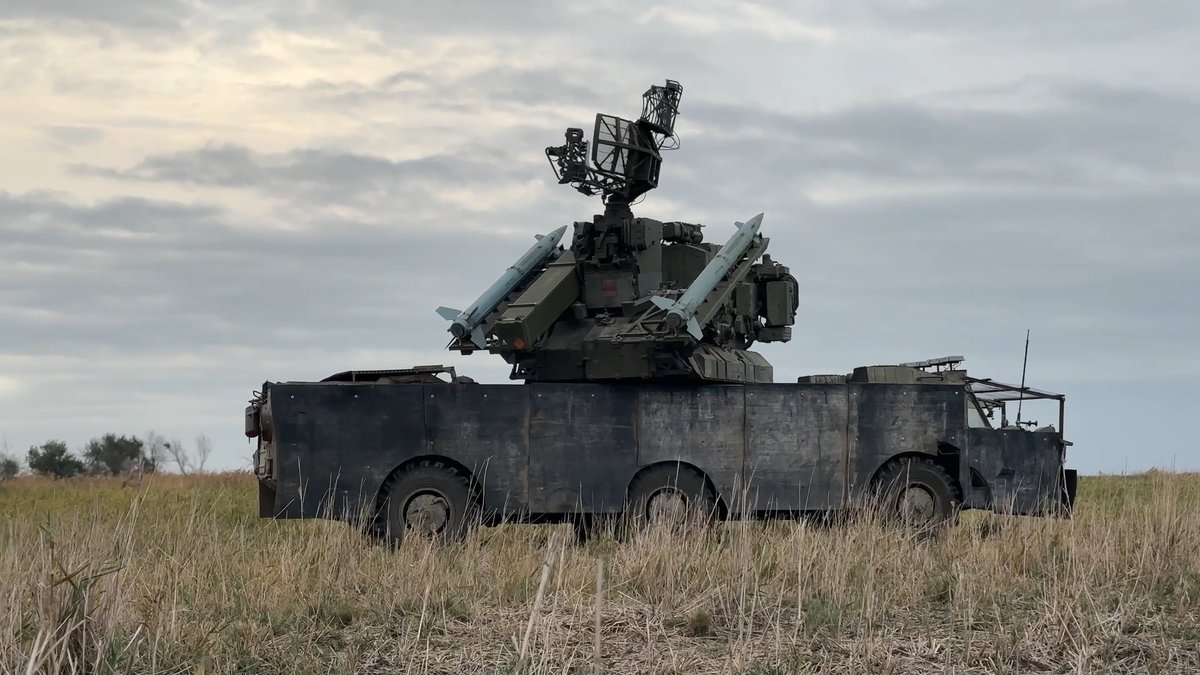 _MENYA_NET34_'s tweet image. В Херсонской области расчёт ЗРК «Оса-АКМ» уничтожил разведывательный БПЛА противника #СВО #ПВО #Херсон #Днепр #БПЛА #ЗРК #ОсаАКМ #ИЭМЗ #Купол #ИЭМЗКупол #АлмазАнтей dzen.ru/a/aRoocqi3yHRh…