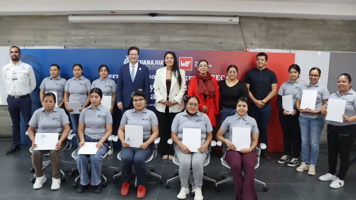 El <a href="/gobgente/">Gobierno de la Gente</a>, a través de la <a href="/economiagente/">Secretaría de Economía</a> entregó constancias a 11 mujeres de la empresa Würth que concluyeron con éxito su capacitación en Ensamble y Manufactura de Piezas Automotrices, a través del programa Bécat.
🚗
bit.ly/481l3Kq