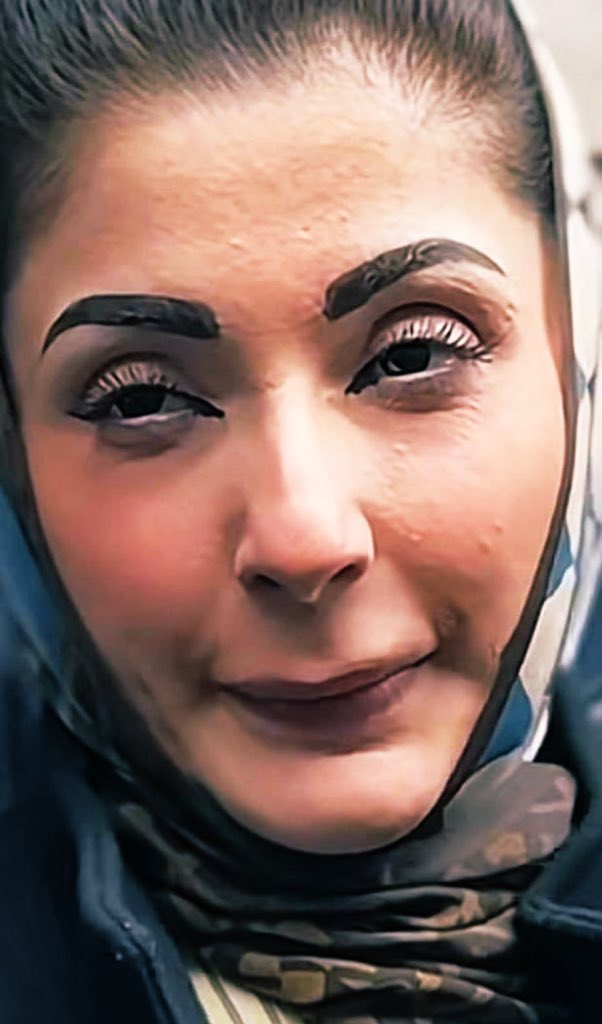 شکل صورت تو سب کی اللہ بناتا ہے۔
لیکن شکل کو بگاڑتا انسان خود ہے، اپنے اعمال سے اور اپنی ترجیحات سے۔