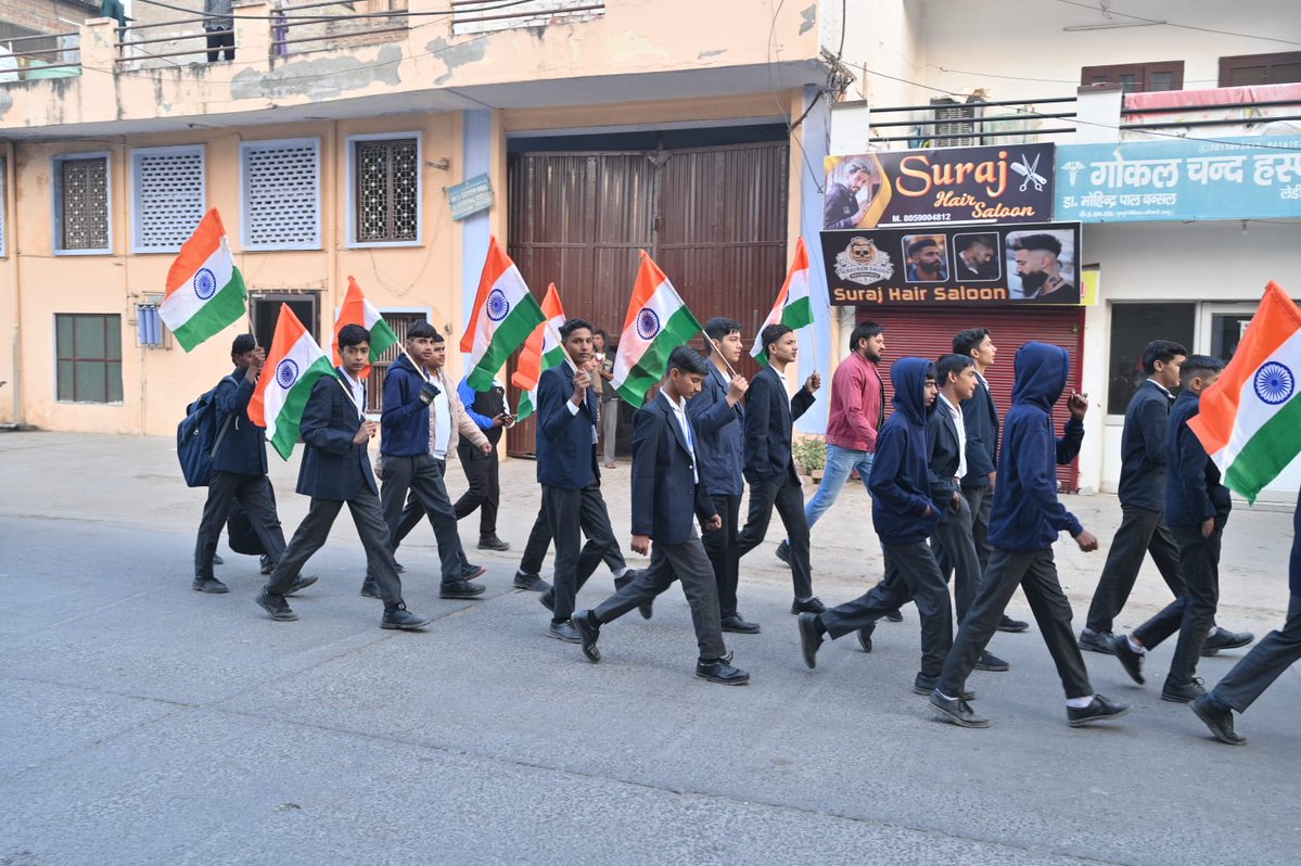 YASMinistry's tweet image. Youth and citizens of Hisar, Haryana march forward to celebrate Sardar Vallabhbhai Patel’s vision 🇮🇳
The Sardar@150 Padyatra spreads the message of unity and nation-building.

👉 Visit mybharat.gov.in to take part in the Padyatra

#Sardar150 #MYBharat #UnityMarch