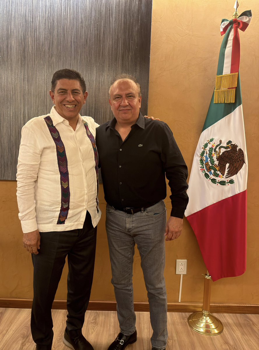 hectorpablo_'s tweet photo. Agradezco al Gobernador @salomonj la invitación para dialogar sobre los retos que tiene nuestro Estado. Entiendo la política como una ventana de oportunidad para hacer que Oaxaca sea más grande con la participación de todos. https://t.co/aP0lrrAEYc