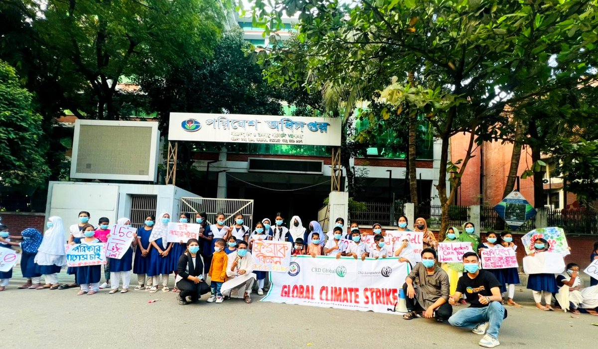 AklimaaSathi's tweet image. Dhaka’s air is now among the most polluted in the world.Our Mask Awareness Campaign highlights not only the current pollution but also warns of the future risks. If we don’t act now, clean air may no longer be a right — it could become a rare “opportunity.”
#GlobalClimateStrike