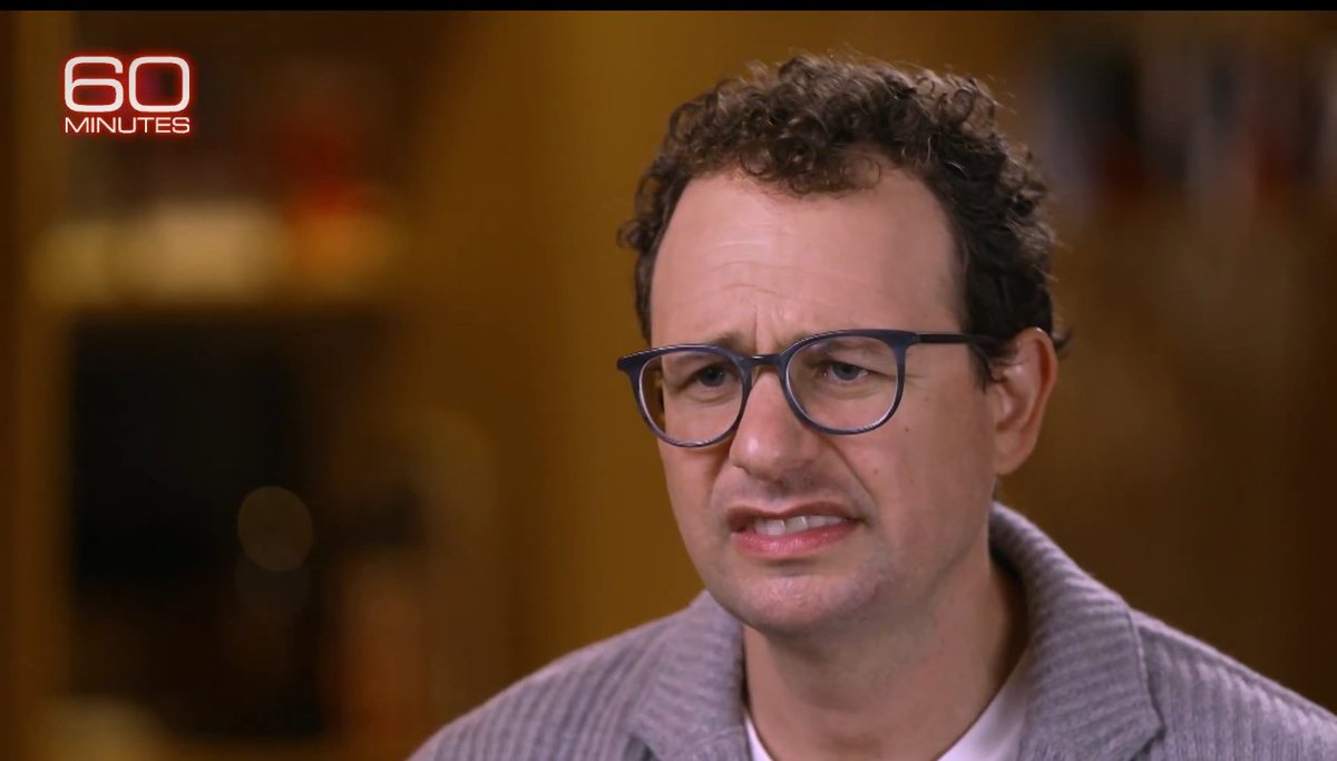 brickroad7's tweet image. What the fuck is this face?

Why is this his default facial expression?