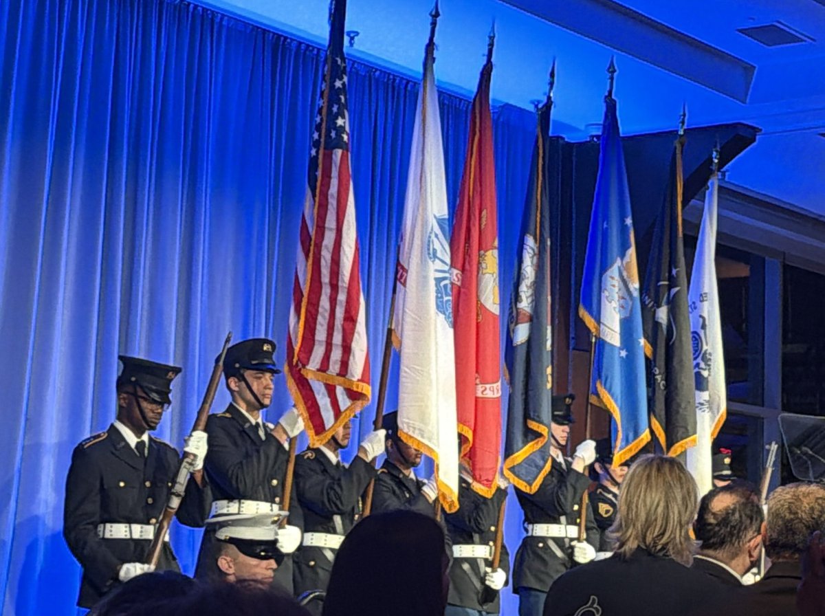 gil_zussman's tweet image. The amazing @Columbia Military Ball brought together hundreds of student veterans, including from @CUSEAS. Thanks to @ColumbiaGS Dean Lisa Rosen-Metsch for leading, &amp;amp; to Trustee Victor Mendelson &amp;amp; MilVets President Pj Sonnen for also recognizing the dozens of Israeli veterans.