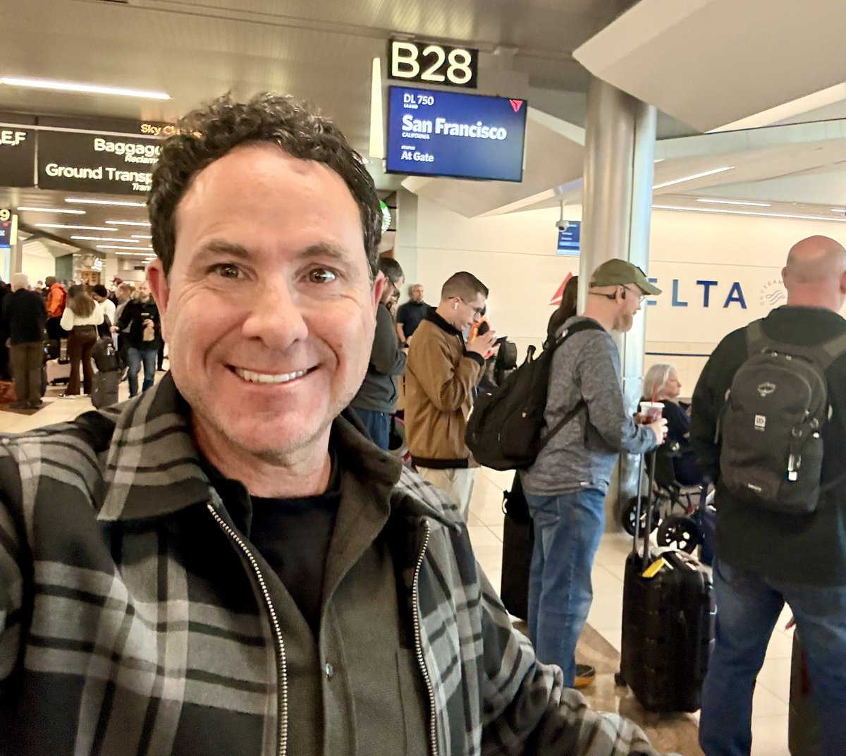 RobKramer_Data's tweet image. .@Microsoft Ignite 2025 starts today and I’m back on the road and headed to San Francisco. 

I am looking to see more around how Fabric, Dynamics 365, and operational teams work better together. Too many enterprises are still dealing with data management issues, AI execution and…