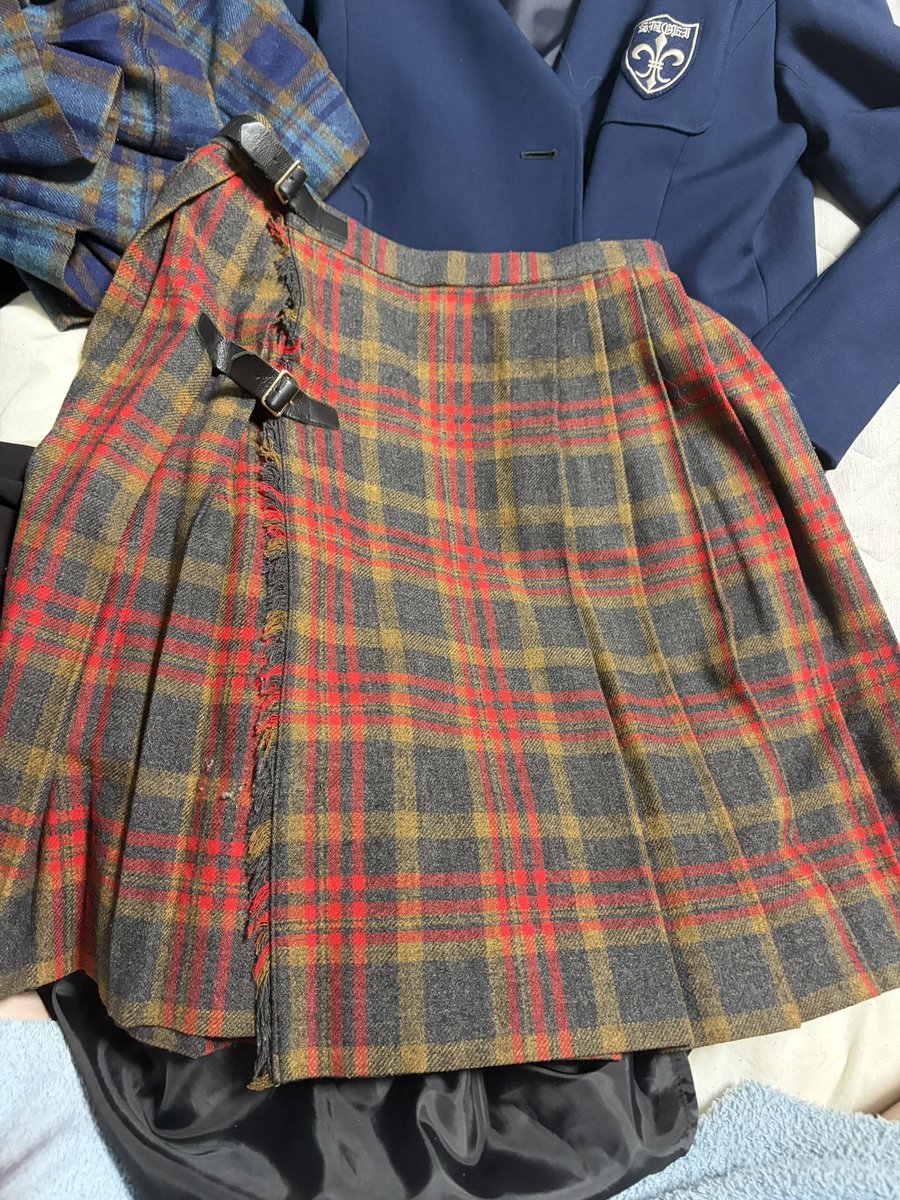 QpHpy's tweet image. 頌栄女子学院　制服売ります🎶
#制服うります