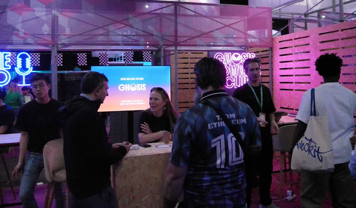 gnosis_'s tweet image. Spot the new Gnosis at the @EFDevcon DeFi district