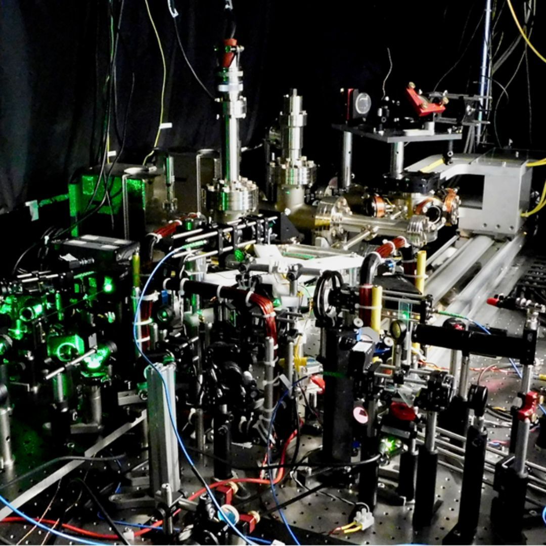 DeptofPhysics's tweet image. Scientists at the Cavendish Laboratory have identified a fundamental speed limit for how coherence spreads as a Bose–Einstein condensate forms - offering new insight into how long-range order emerges in quantum matter.✨
buff.ly/BAtcdnx
#QuantumPhysics #UltracoldAtoms
