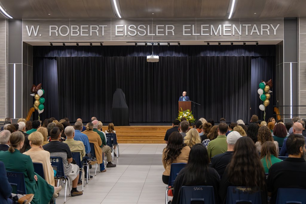 ConroeISD's tweet image. A special night for Conroe ISD as we dedicated W. Robert Eissler Elementary. Thank you to our students, staff, families, and community for celebrating with us.