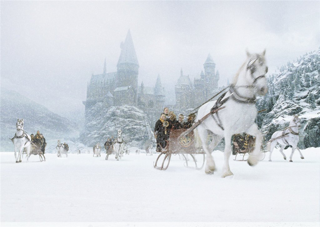 ArtCelineLove's tweet image. winter at hogwarts