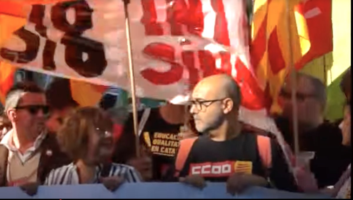VÍDEO | La secretària general de CCOO, enxampada estripant una pancarta sobre la immersió lingüística de La Intersindical durant la manifestació de mestres i professors de dissabte
elmon.cat/societat/educa…
