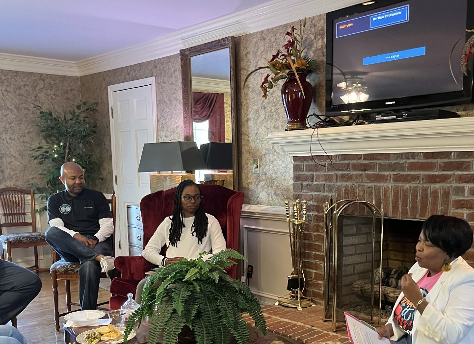 iamtamikasw's tweet image. Enjoyed hosting a Fireside Chat on the Future of Education! 🔥 We brought together students, parents, advocates &amp;amp; educators to tackle tough topics: seat time, program accountability, and school choice data. Thank you, Dr. Curry Jr &amp;amp; Sen. Walker for joining us. #SCed #futureofedu