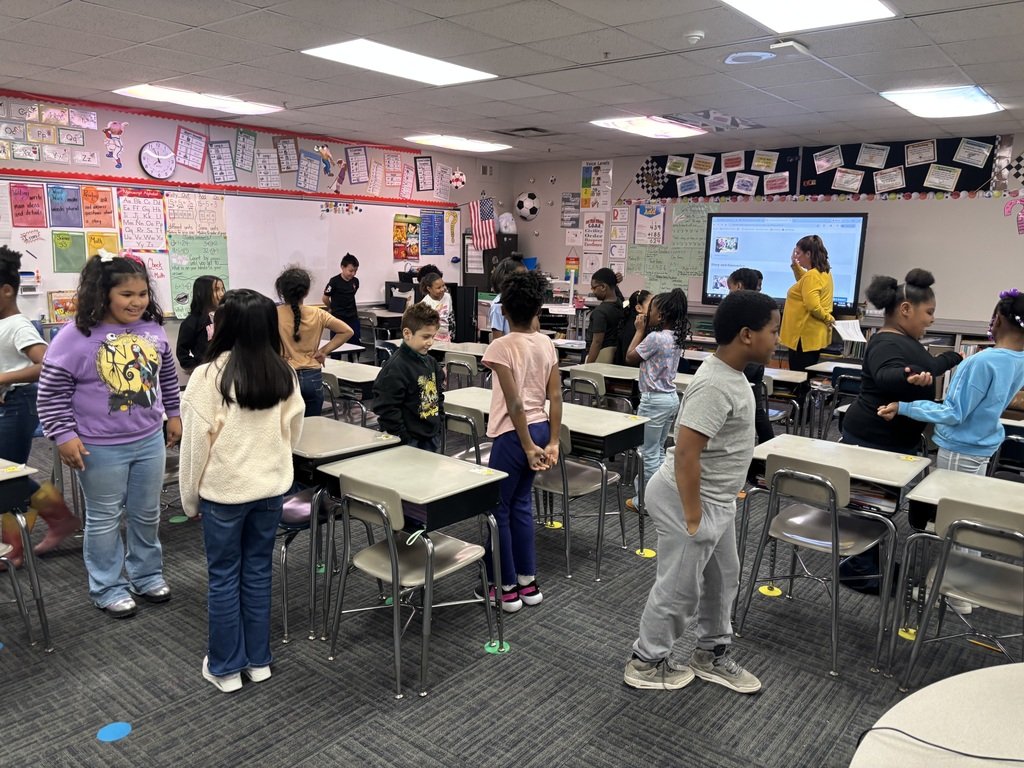 3rd graders <a href="/sunnyheightsele/">Sunny Heights Elem</a> engaged in a "common ground" activity to learn about how we all have many things in common! #WarrenWill #OURHeights
