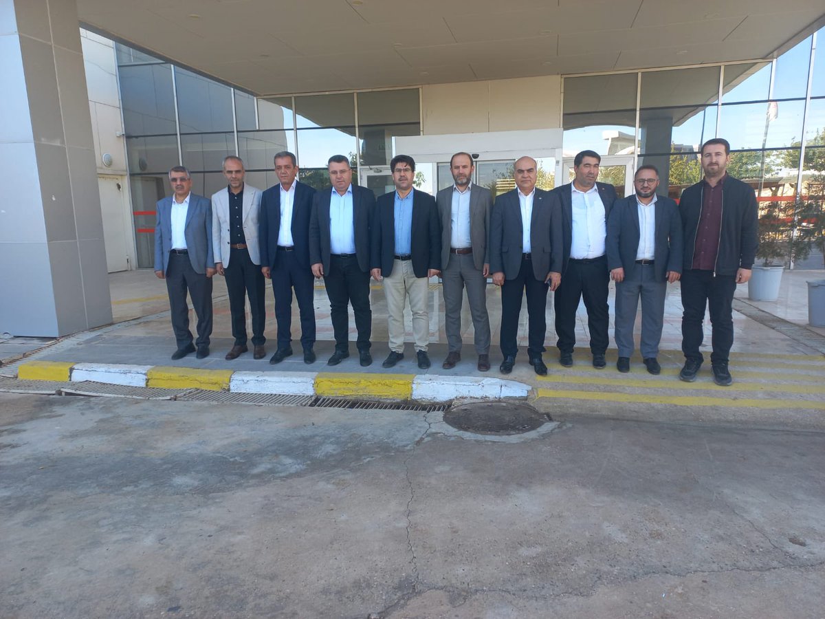 Bozova Devlet Hastanesi Başhekimi Dr.Mehmet Fatih Aksoy'u Memur-Sen İl Başkanımız İbrahim Coşkun ile beraber ziyaret ettik. Nazik ev sahipliklerinden dolayı teşekkür ediyor , çalışmalarında başarılar diliyorum. <a href="/ibrahimcoskun63/">İbrahim COŞKUN</a> <a href="/drmfatihaksoy/">Mehmet Fatih AKSOY</a>