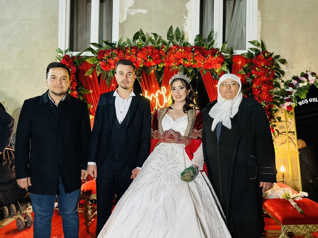 Tuğçe Nur TÜRKMEN ile Emre KÖSEHAN kardeşlerimizin düğün merasimine katılarak mutluluklarına ortak olduk. 
Çiftimizi tebrik edip, TÜRKMEN ve KÖSEHAN ailelerimize hayırlı olsun dileklerimizi iletip çiftimize ömür boyu mutluluklar diliyoruz.
#adana #tufanbeyli #çatalçam