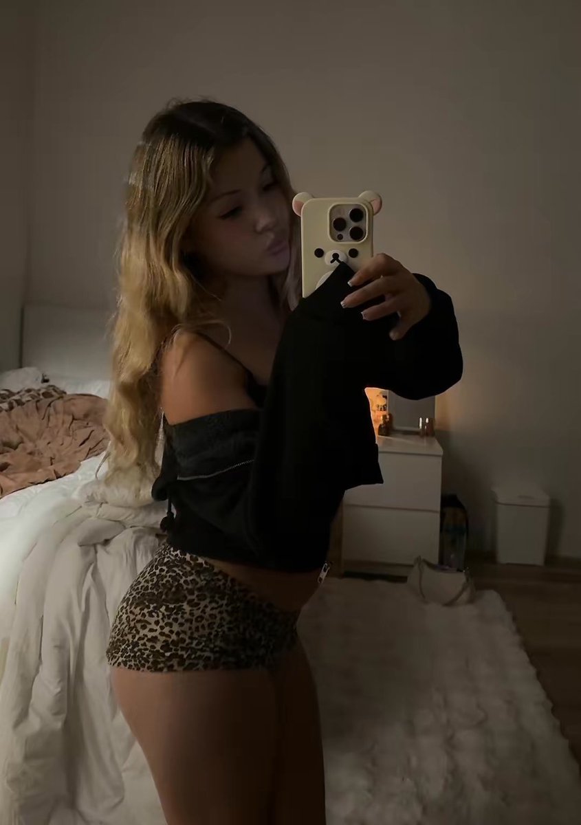 xoluvr_2's tweet image. my life on easy mode always