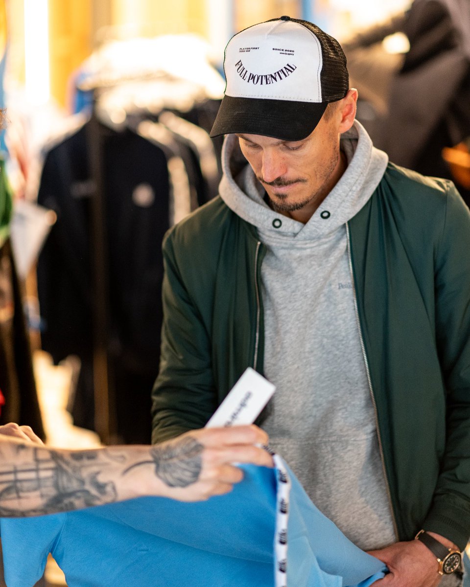 I slutet på förra veckan bjöd vi in våra företagsmedlemmar på frukost tillsammans med en av de största i modern tid, Markus Rosenberg. Under frukosten pratade vi om hans agentverksamhet, livet efter karriären och hur han ser på Malmö FF 2025.