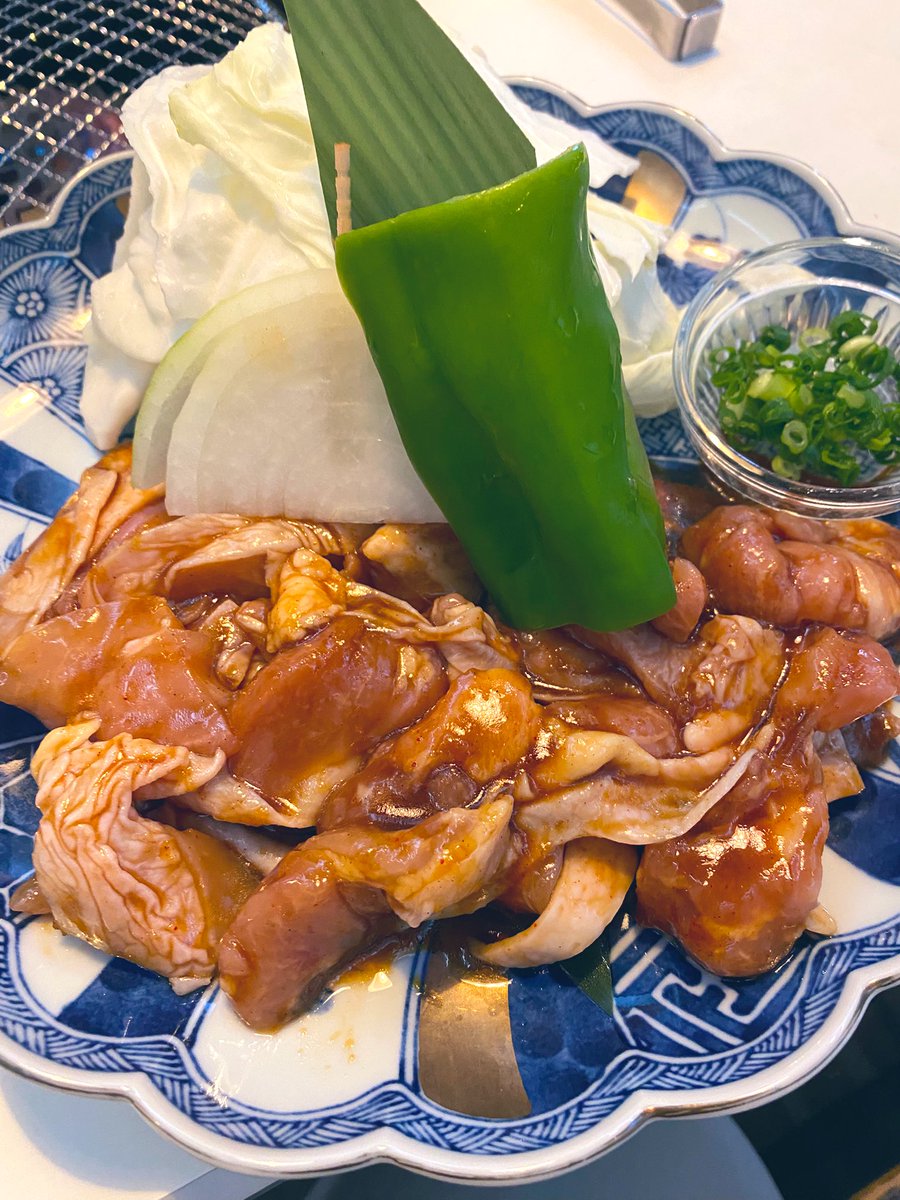 yukiha0729's tweet image. 間食しない生活229日目の挑戦🔥

#229日チャレンジ #健康オタク

菓子・果物・ジュース・アルコールを229日間ゼロ！小麦も極力カットしています。

最近の気づき💡
足の調子がいいからこそ「土踏まずで歩く」意識に切り替えてみた！これは体の使い方が変わる！

すり足から土踏まずへ...…