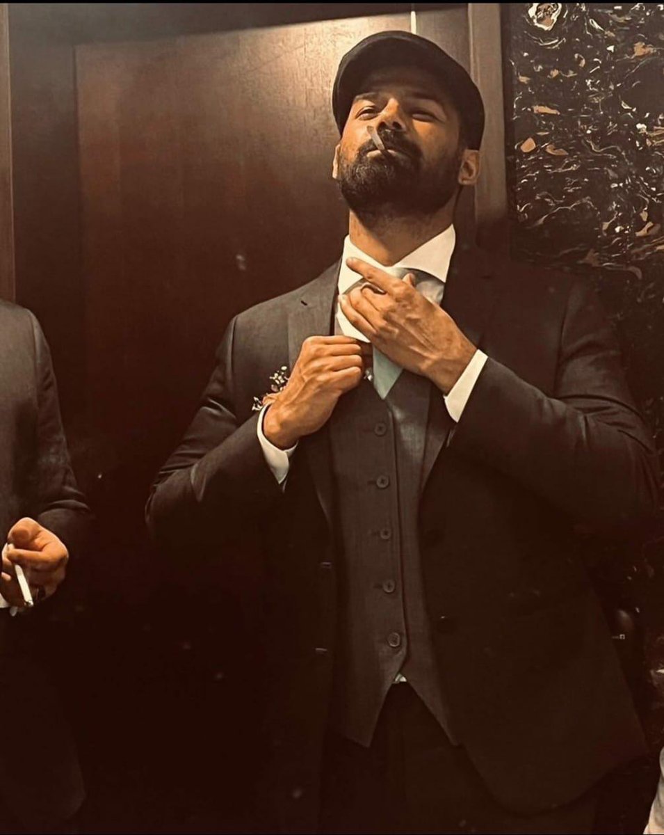 Adhiiii2255's tweet image. #PranavMohanlal in Anwar Rasheed Directional 🥵🔥...!!

ചെക്കൻ ON TRACK........👊🏻🔥