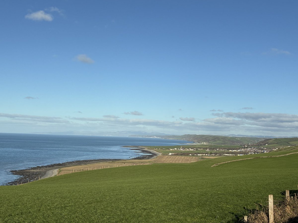 It was a bit 🥶today but an excellent meeting with the <a href="/FarmingConnect/">Farming Connect</a> Mobility Project Group.
Today really did shine a light on what these groups are about - farmers sharing practical solutions to challenging problems. #healthyfeet