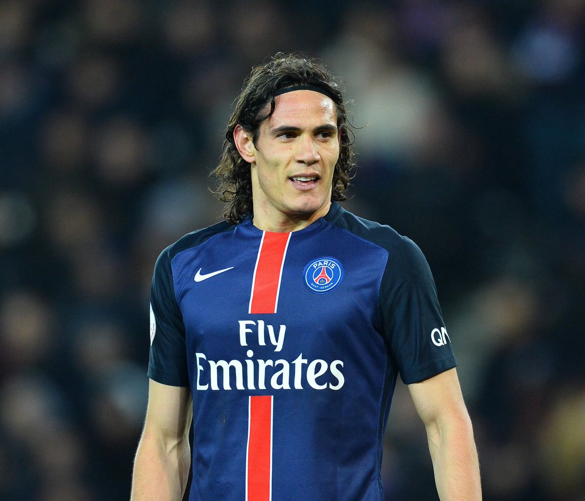 🗣 "A few years ago, Edinson did a photo shoot for Hugo Boss, a partner of PSG. After finishing, he asked for details about the suit because he liked it. He asked where he could buy it. The photographer for the brand told him that he could keep the suit without paying. But the