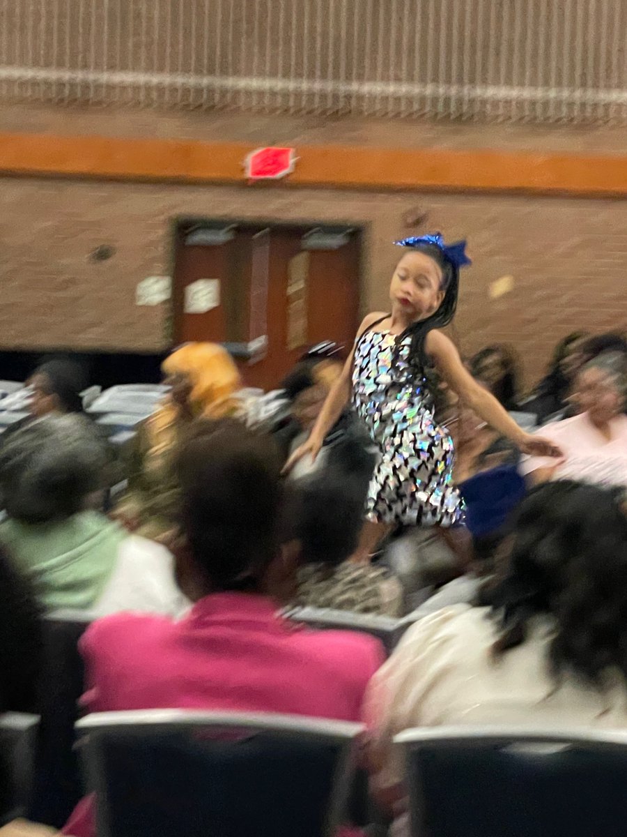 WhoCanYouTell's tweet image. Friday&apos;s fashion show wasn&apos;t just for women. Some brave little girls showed up and showed out. They taught us being bold and sharing your talents is another way to #endstigma. 🙏 #HUStigmaProject #HUEmpowerProject #ICS2025