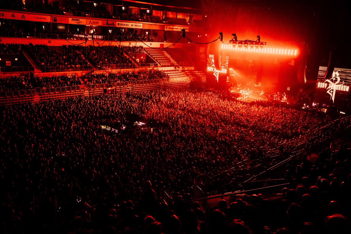 BURY TOMORROW tweet media