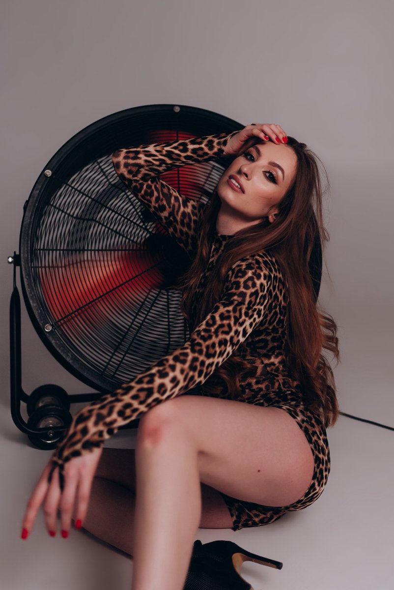 Котики-зайчики, ви так гарно попереднє фото лайкаєте. Треба ще ваш донат тут, будь ласка

x.com/followun1corn/…