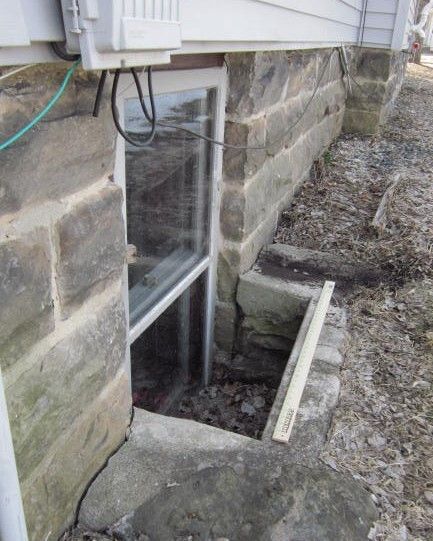 windowwell's tweet image. A little "After and Before" for you! This Atrium with mesh sides will keep air circulating in the window well, and easy basement ventilation, but still will keep most of the debris and the bulk of the precipitation out. 

We're at windowwellexperts.com  or call at 262-740-7220.